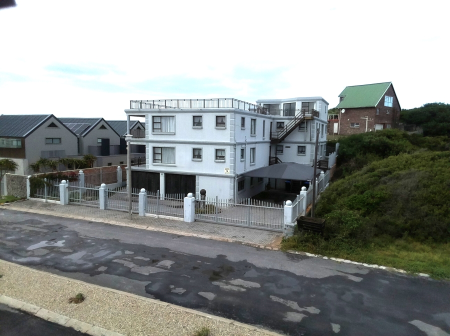 12 Bedroom Property for Sale in Paradise Beach Eastern Cape